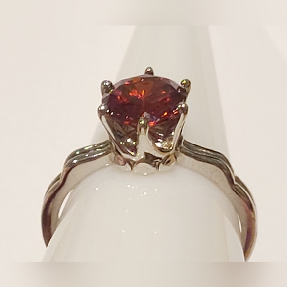 *BP Solitaire Ruby (lab) Rhodium band Size 8 Ring BRAND NEW - Picture 2 of 2